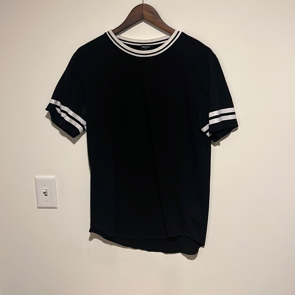 Forever 21 T-Shirt